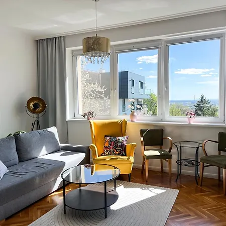 The Castle Spot -2bd *